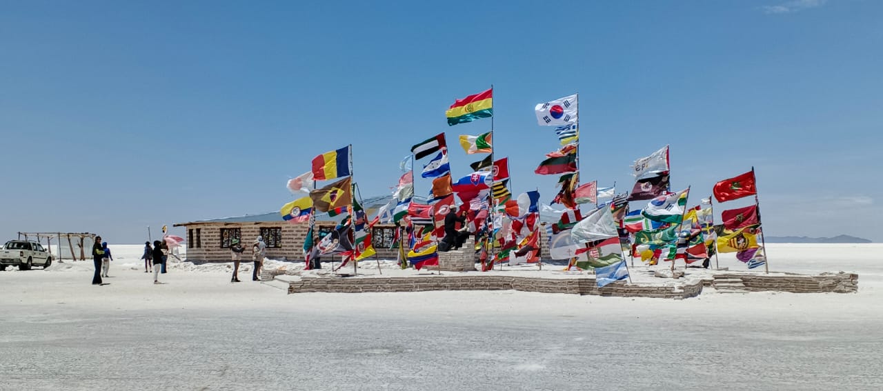 Salar de uyuni banderas